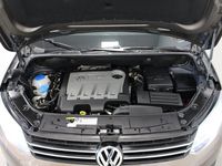 begagnad VW Touran 2.0 TDI 177hk 7-sits KAMERA DRAG