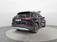 Begagnad Audi Q4 e-tron Advanced 210 kW (286 HK) 2023 Svart SUV