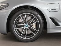 begagnad BMW 530 e xDrive Touring M Sport HiFi Nav Park Assist Drag