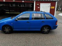 Begagnad Skoda Fabia 68 HK (50 kW) 2003 Kombi