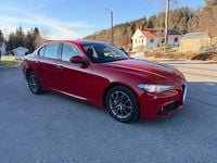 Begagnad Alfa Romeo Giulia 180 HK (132 kW) 2016 Röd Sedan