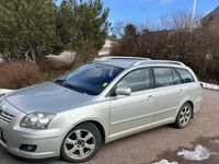 begagnad Toyota Avensis Kombi 2.0 D-4 VVT-i