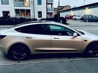 Begagnad Tesla Model 3 Performance 377 kW (513 HK) 2021 Vit metallic under folie Sedan