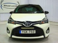 Begagnad Toyota Yaris Active 99 HK (72 kW) 2016 Vit Halvkombi