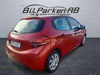 Begagnad Peugeot 208 68 HK (50 kW) 2015 Mörkröd Halvkombi