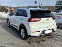 Begagnad Kia Niro Advance 141 HK (103 kW) 2018 Snow white pearl SUV