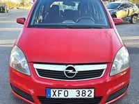 Begagnad Opel Zafira 141 HK (103 kW) 2006 Röd Minibuss