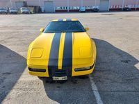 Begagnad Chevrolet Corvette C4 LT 305 HK (224 kW) 1992 Gul Sportkupé