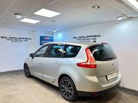 Begagnad Renault Grand Scénic 150 HK (110 kW) 2011 Silver Minibuss