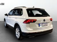 begagnad VW Tiguan Life TSI150 DSG Drag/Backkamera