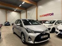 Begagnad Toyota Yaris Hybrid Active 101 HK (74 kW) 2015 Silver Halvkombi
