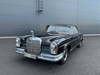 Begagnad Mercedes W111 SE 135 HK (99 kW) 1962 Ljusgul Sportkupé