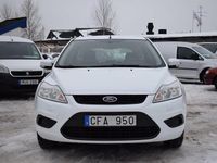 Begagnad Ford Focus Trend 101 HK (74 kW) 2010 Vit Kombi