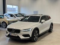 Begagnad Volvo V60 CC Momentum 200 HK (147 kW) 2019 Vit Kombi