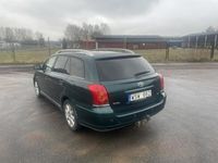 begagnad Toyota Avensis Kombi 2.0 D-4 VVT-i