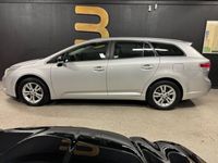 begagnad Toyota Avensis Kombi 1.8 Valvematic Euro 4 Panoramatak