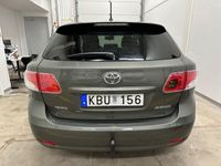 begagnad Toyota Avensis Kombi 2.0 152hk Automat/Drag/Nybes