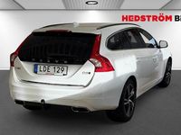 Begagnad Volvo V60 Momentum 234 HK (172 kW) 2017 Vit Kombi