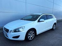 Begagnad Volvo V60 Momentum 116 HK (85 kW) 2011 Vit Kombi