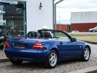 Begagnad Mercedes SLK230 193 HK (141 kW) 1999 Röd metallic Cab