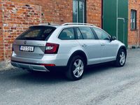 begagnad Skoda Octavia Scout 2.0 TDI 4x4 Värmare Dragkrok Euro 6