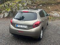 Begagnad Peugeot 208 82 HK (60 kW) 2015 Halvkombi