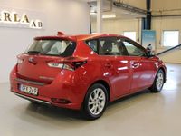 begagnad Toyota Auris Hybrid e-CVT 136hk B-Kamera En ägare M-Värme