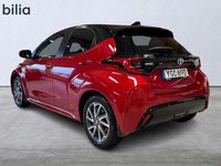 begagnad Toyota Yaris Hybrid 1,5 HYBRID 5D STYLE BI-TONE MOTORVÄRMARE 2023, Halvkombi
