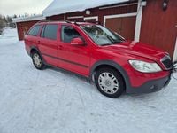 Begagnad Skoda Octavia Scout 140 HK (102 kW) 2011 Kombi