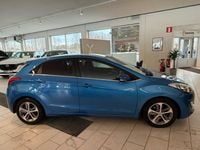 Begagnad Hyundai i30 Comfort 135 HK (99 kW) 2016 Blå Halvkombi