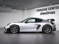 Begagnad Porsche 718 Cayman GT4 500 HK (367 kW) 2025 Silver Sportkupé