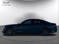 begagnad BMW 750 d xDrive Steptronic M Sport 400hk B&W/HuD SE SPEC*