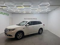 Begagnad Mitsubishi Outlander 203 HK (149 kW) 2017 Vit SUV
