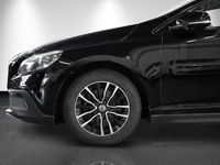 Begagnad Volvo V40 CC Momentum 191 HK (140 kW) 2015 Svart Kombi