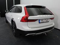 begagnad Volvo V90 CC D4 AWD Momentum 190hk Blis Värmare