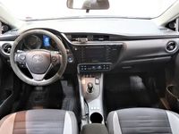 begagnad Toyota Auris Hybrid 5. e-CVT 2016, Halvkombi