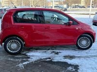 Begagnad VW up! high up! 75 HK (55 kW) 2014 Röd Halvkombi