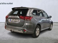 begagnad Mitsubishi Outlander P-HEV Plug in Drag|B-kam|Adaptiv|PDC|AWD