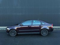 Begagnad Volvo S40 140 HK (102 kW) 2005 Röd Sedan