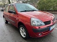 Begagnad Renault Clio II 75 HK (55 kW) 2004 Halvkombi