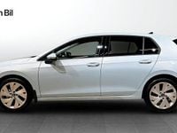 Begagnad VW Golf VIII Life 150 HK (110 kW) 2024 Crystal ice blue metallic Halvkombi