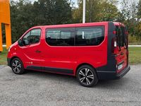 Begagnad Renault Trafic 146 HK (107 kW) 2015 Röd Minibuss