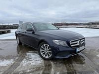 Begagnad Mercedes E220 Avantgarde 194 HK (142 kW) 2018 Blå metallic