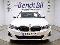 Begagnad BMW 330e Shadowline 292 HK (214 kW) 2022 Mineralvit metallic Kombi