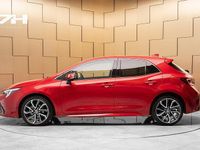 Begagnad Toyota Corolla Hybrid Executive 140 HK (102 kW) 2023 Röd Halvkombi