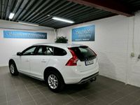 begagnad Volvo V60 CC D4 AWD Momentum Euro 6 190hk Drag