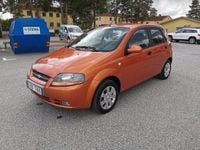 Begagnad Chevrolet Kalos 72 HK (52 kW) 2005 Gul Halvkombi