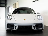 Ny Porsche 911 Carrera S 480 HK (353 kW) 2025 Ljusröd (white) Sportkupé