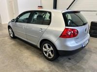 Begagnad VW Golf VI Trendline 102 HK (75 kW) 2009 Silver Halvkombi