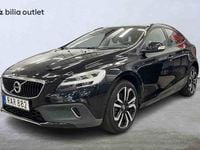 Begagnad Volvo V40 2017 Svart Halvkombi